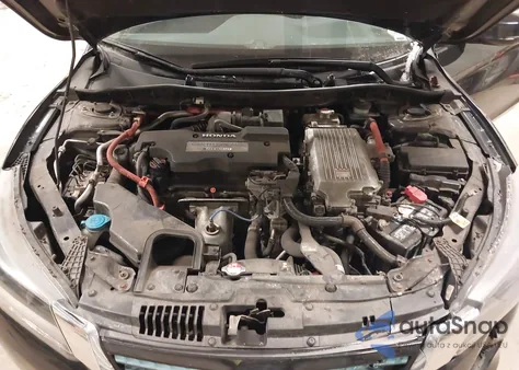 2015 Honda Accord Hybrid из США, поврежденный, VIN 1HGCR6F38FA001943